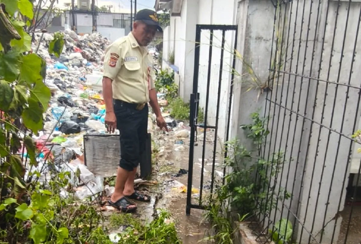 Sampah Menggunung di Pasar Baleendah, Lurah Sendi Kharisma Angkat Bicara