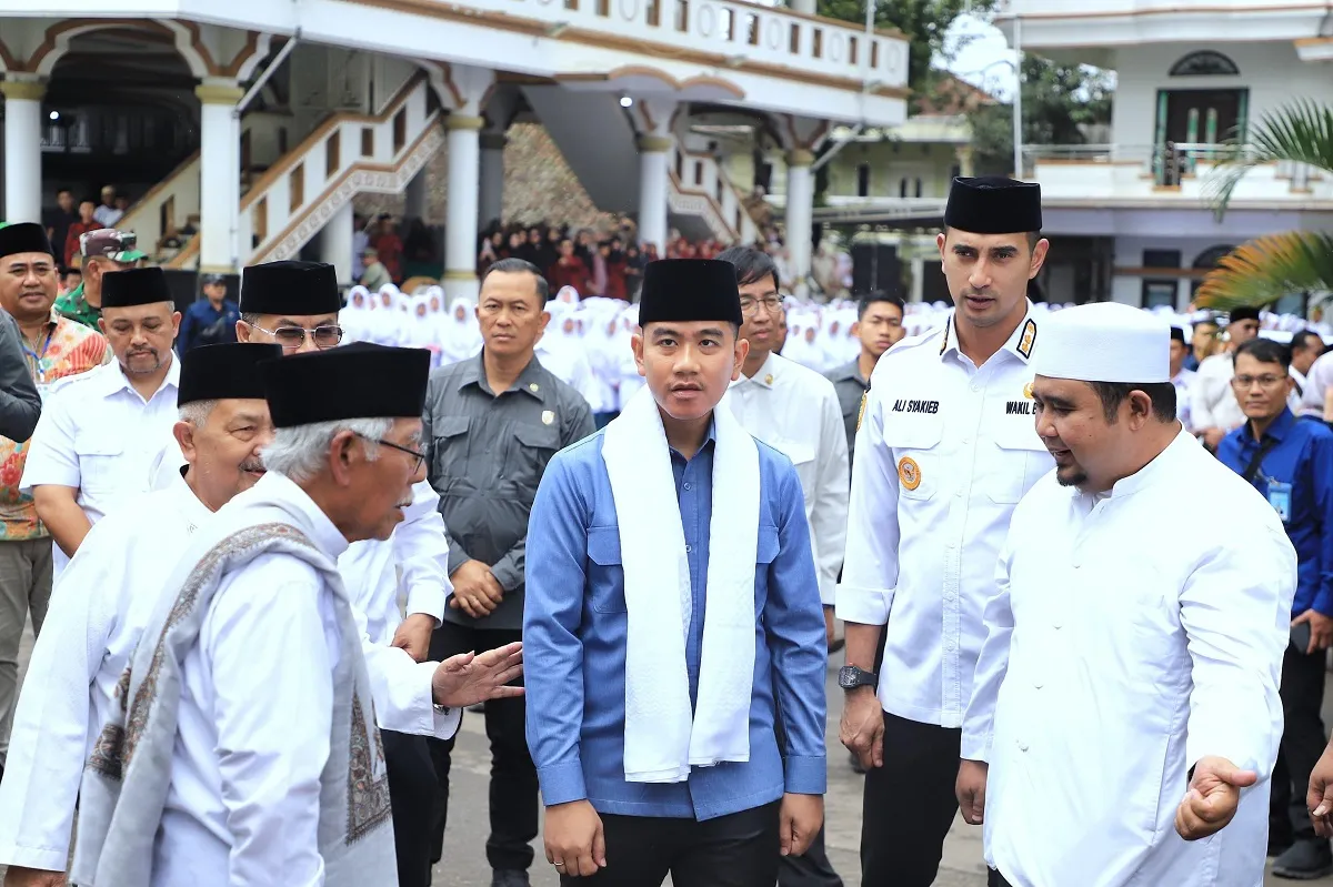 Wapres Kunjungi Edukasi AI di Sekolah dan Pesantren, Kang DS Turut Mendampingi